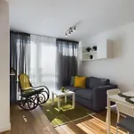 Centre - For 3 People By Renters 아파트