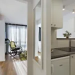 Apartament Centre - For 3 People By Renters
