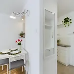 Apartament Centre - For 3 People By Renters *
