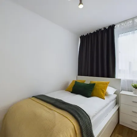 Apartament Centre - For 3 People By Renters *